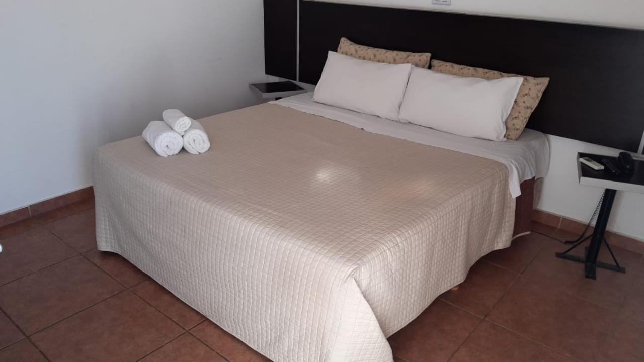 Hotel Ischigualasto San Juan Kültér fotó